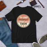 2_246 - To lead people, walk behind them - Short-sleeve unisex t-shirt