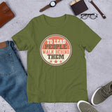 2_246 - To lead people, walk behind them - Short-sleeve unisex t-shirt